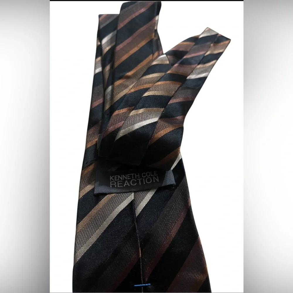 LOT OF 3 SILK NECK TIES KENNETH COLE REACTION / CALVIN KLEIN/ MICHAEL KORS MENS